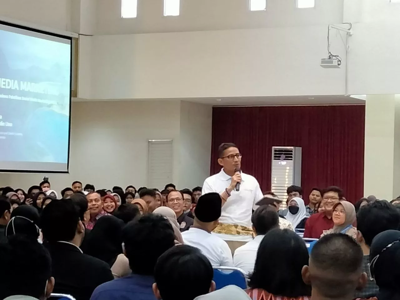 UMSurabaya Tekan Mou Empat Implementasi dengan Menparekraf