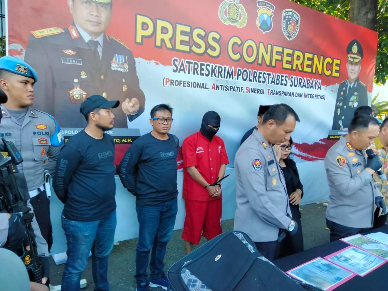 Cekcok Sepasang Kekasih Berujung Pelaku Bunuh dan Masukkan Mayat Korban ke Koper