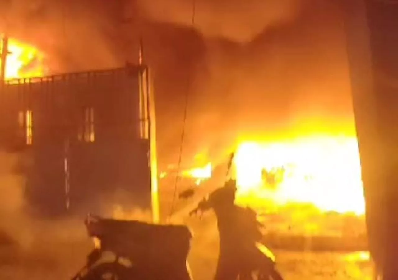 Rumah di Tambaksari Terbakar, Tiga Motor Hangus, 2 Korban Selamat