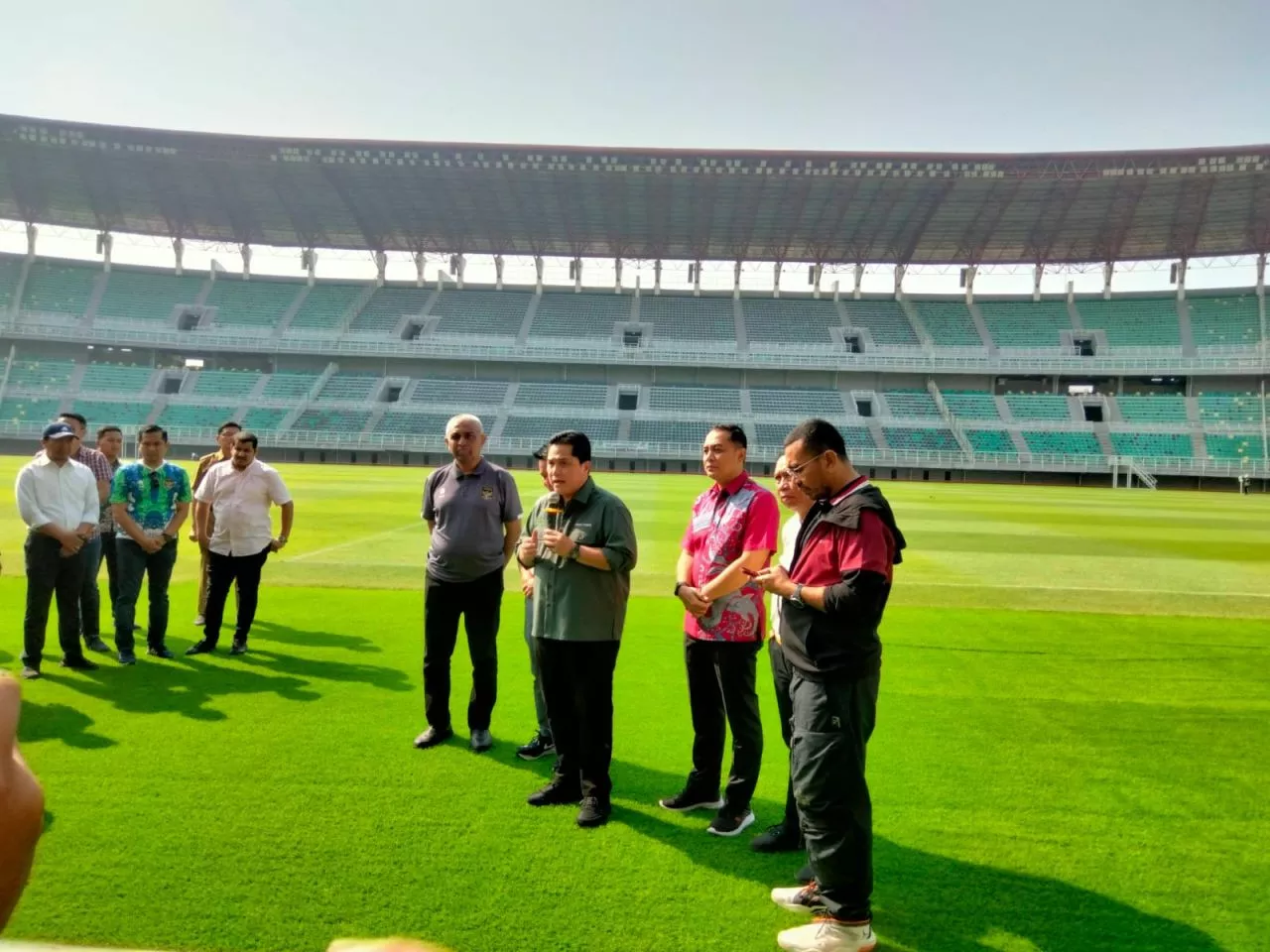 Erick Thohir Cek Kesiapan Stadion GBT, Ingatkan Surabaya jadi Tuan Rumah yang Baik