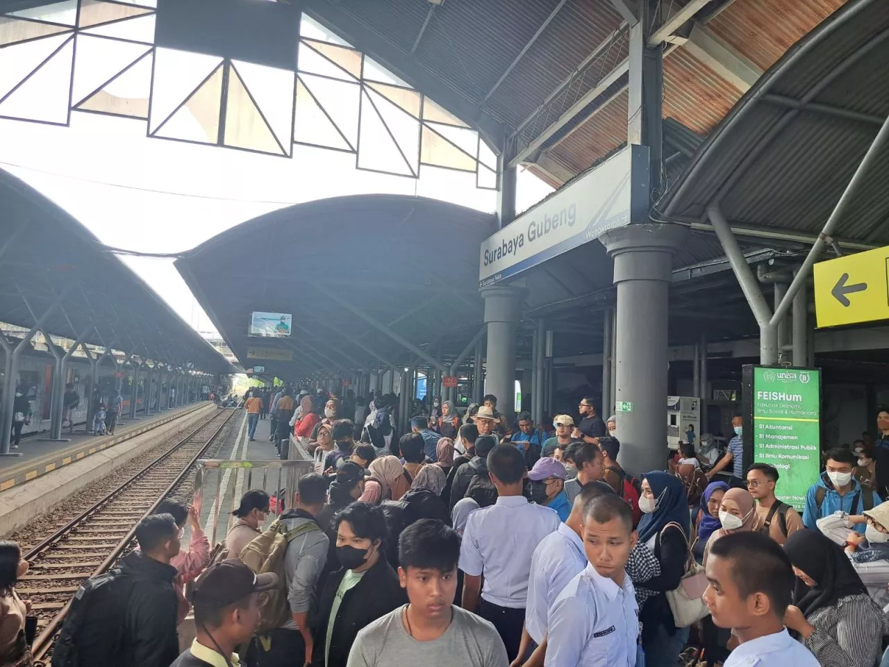 Penumpang Kereta Api di Daop 8 Meningkat Selama Libur Sekolah dan Idul Adha