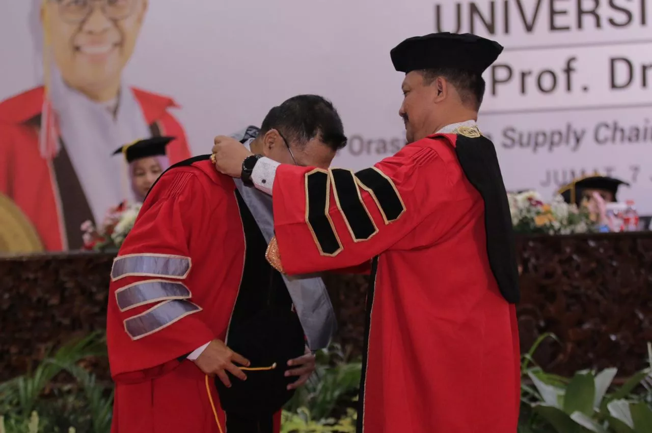Untag Surabaya Resmi Miliki 20 Guru Besar, Salah Satunya Dekan FEB