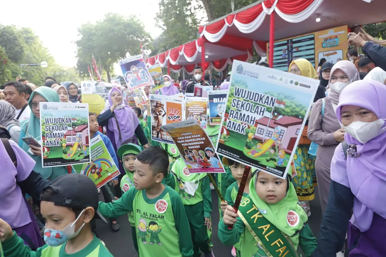 Peringatan Hari Anak Nasional, Wali Kota Eri Gelar Parade Kampanyekan Stop Kekerasan dan Pernikahan Dini