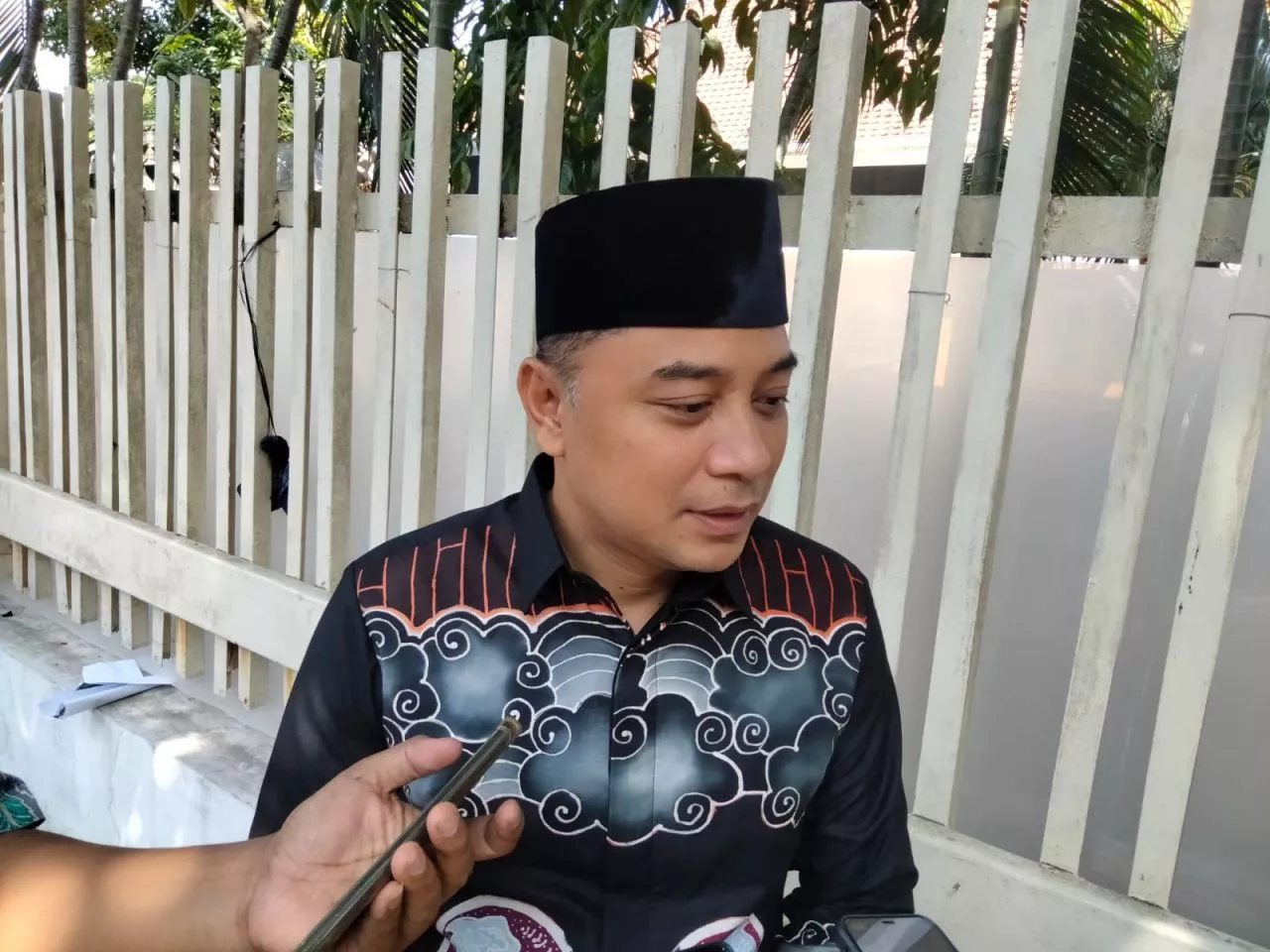 Ratusan Warga Luar Daerah Pindah KK Surabaya Cari Bantuan Gratis, Begini Sikap Wali Kota Eri