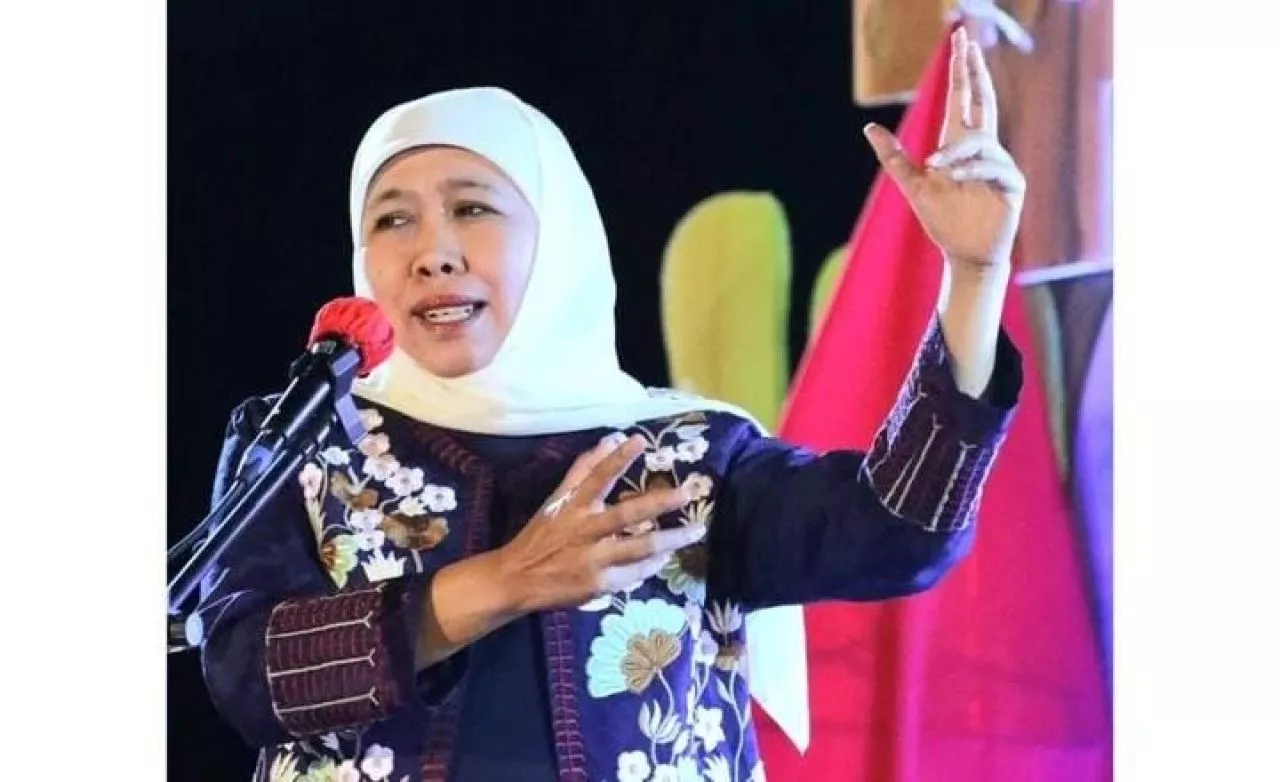 Gubernur Khofifah Minta Sekolah Balikan Uang Siswa Jika Terlanjur Beli Seragam di Koperasi
