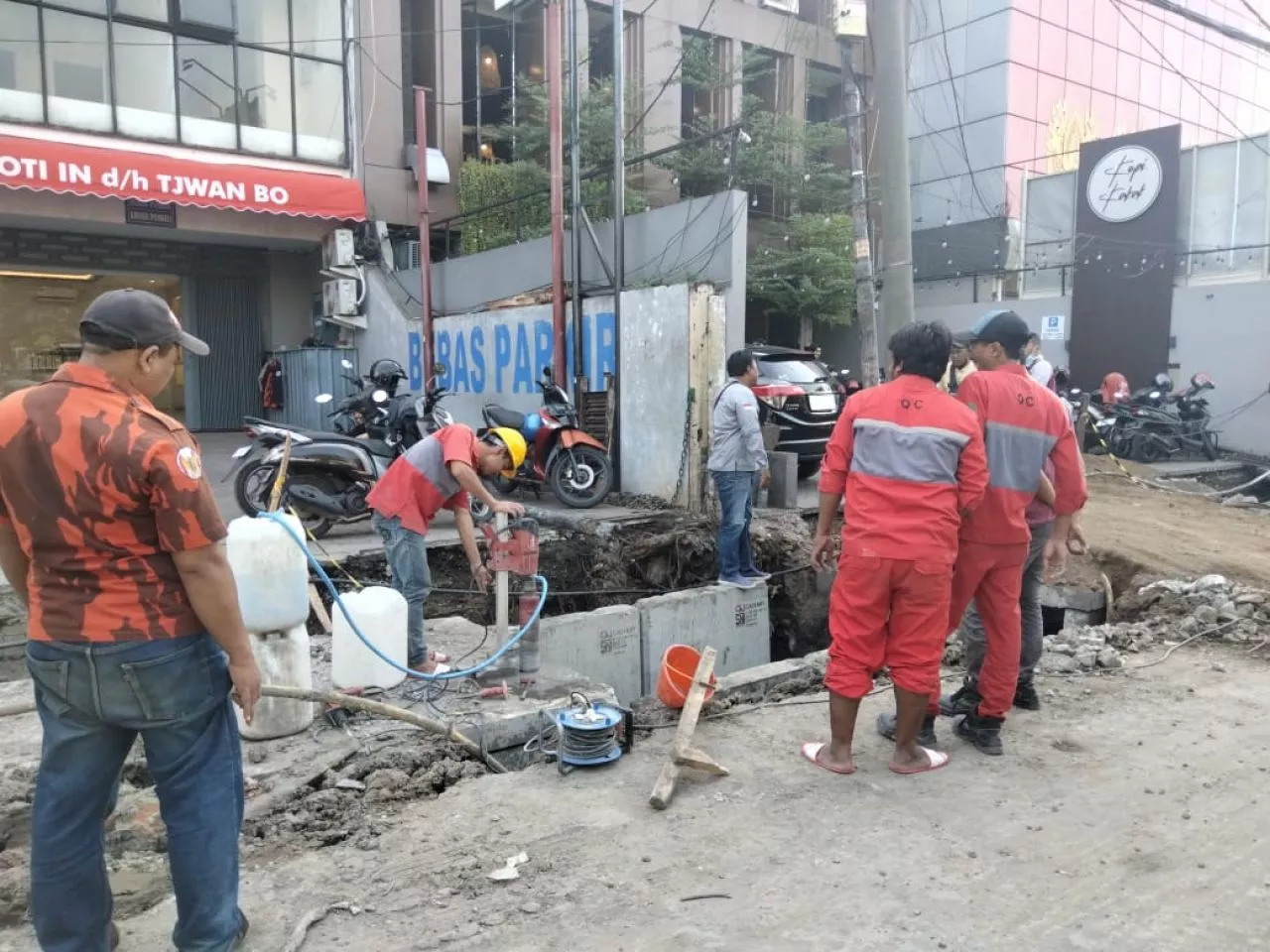 Musim Hujan, Pemkot Surabaya Garap Drainase di 60 Titik Rawan Banjir