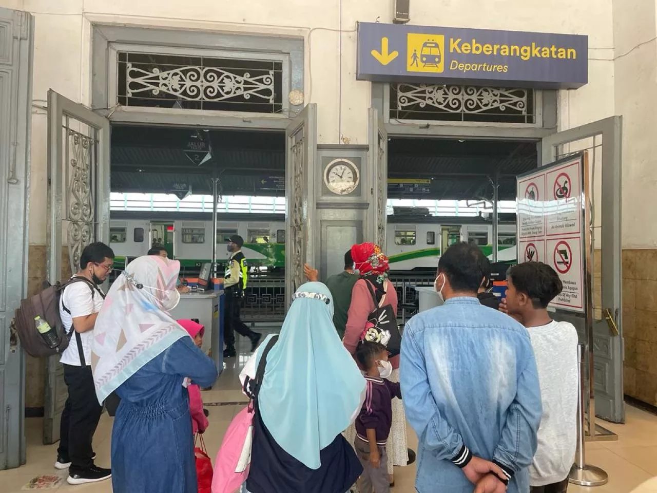 Catat! Ada Aturan Baru Soal Kapasitas Penumpang Commuter di Daop 8 Surabaya