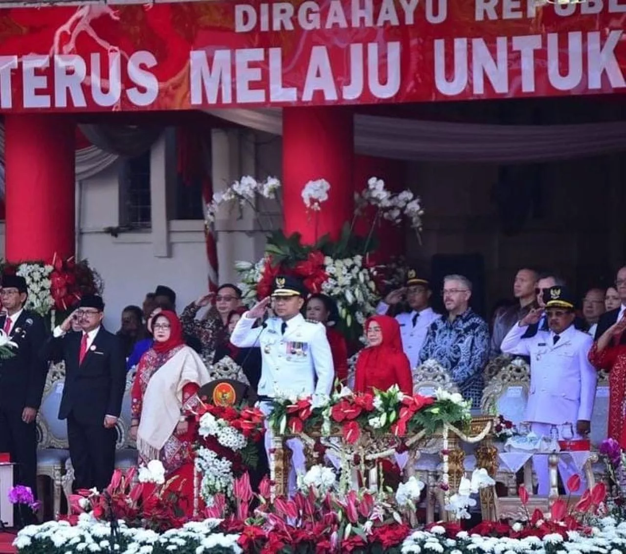 Sambut Hari Kemerdekaan, Wali Kota Eri Kobarkan Semangat Mengentas Kemiskinan di Surabaya