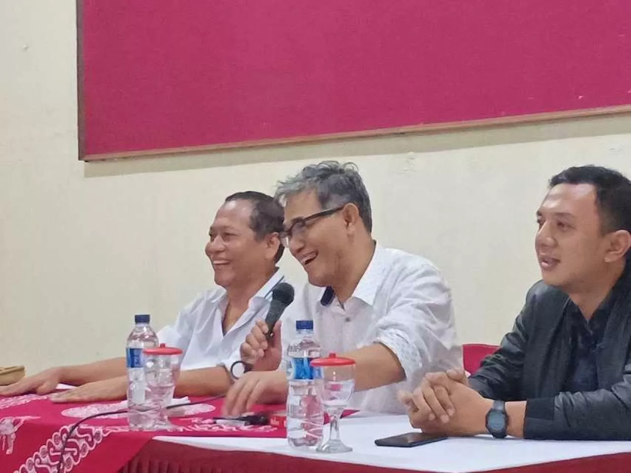 Merapat ke Prabowo Tanpa Mundur dari PDIP, Budiman Sudjatmiko Dituding Bermain Playing Victim