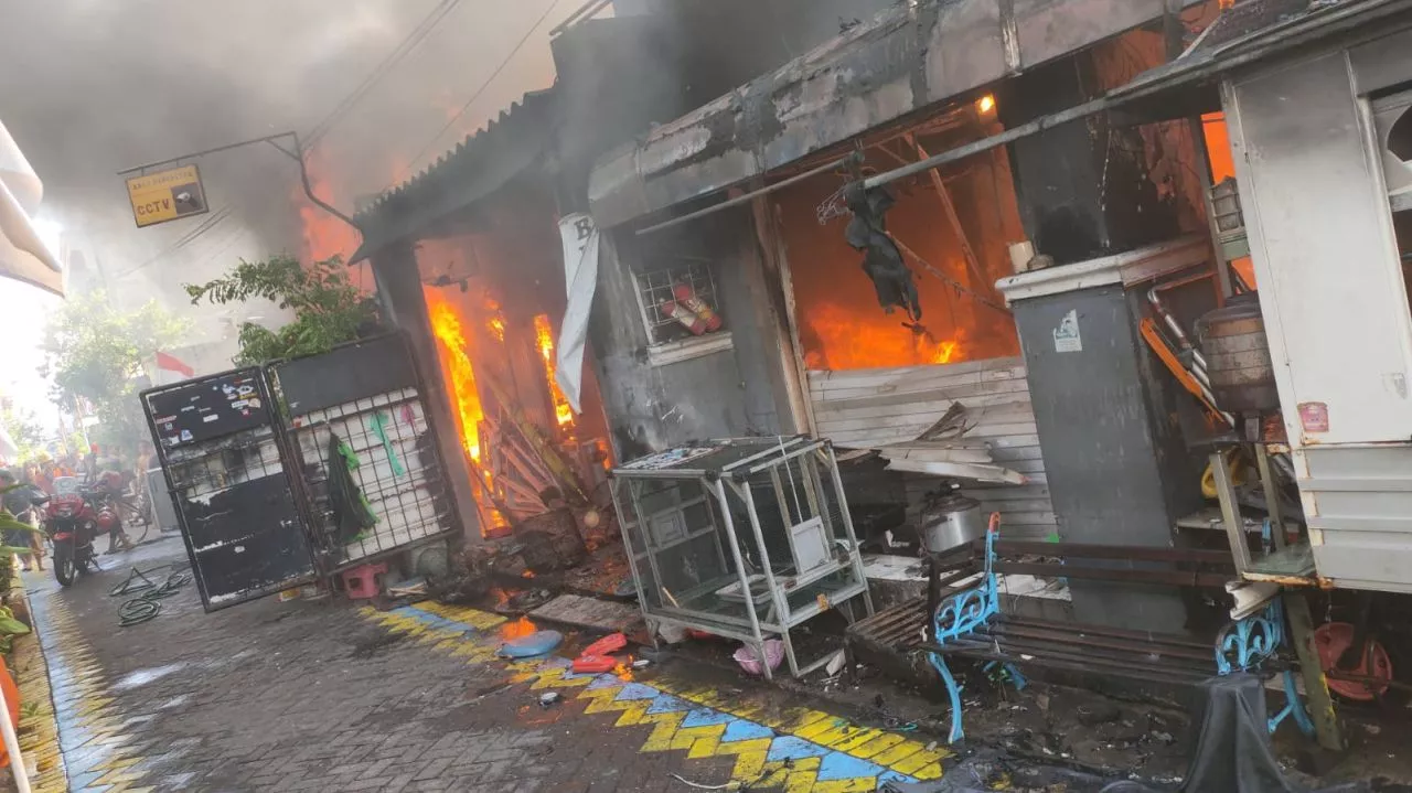 Dua Rumah di Bubutan Surabaya Hangus Terbakar, Diduga Akibat Korsleting Listrik