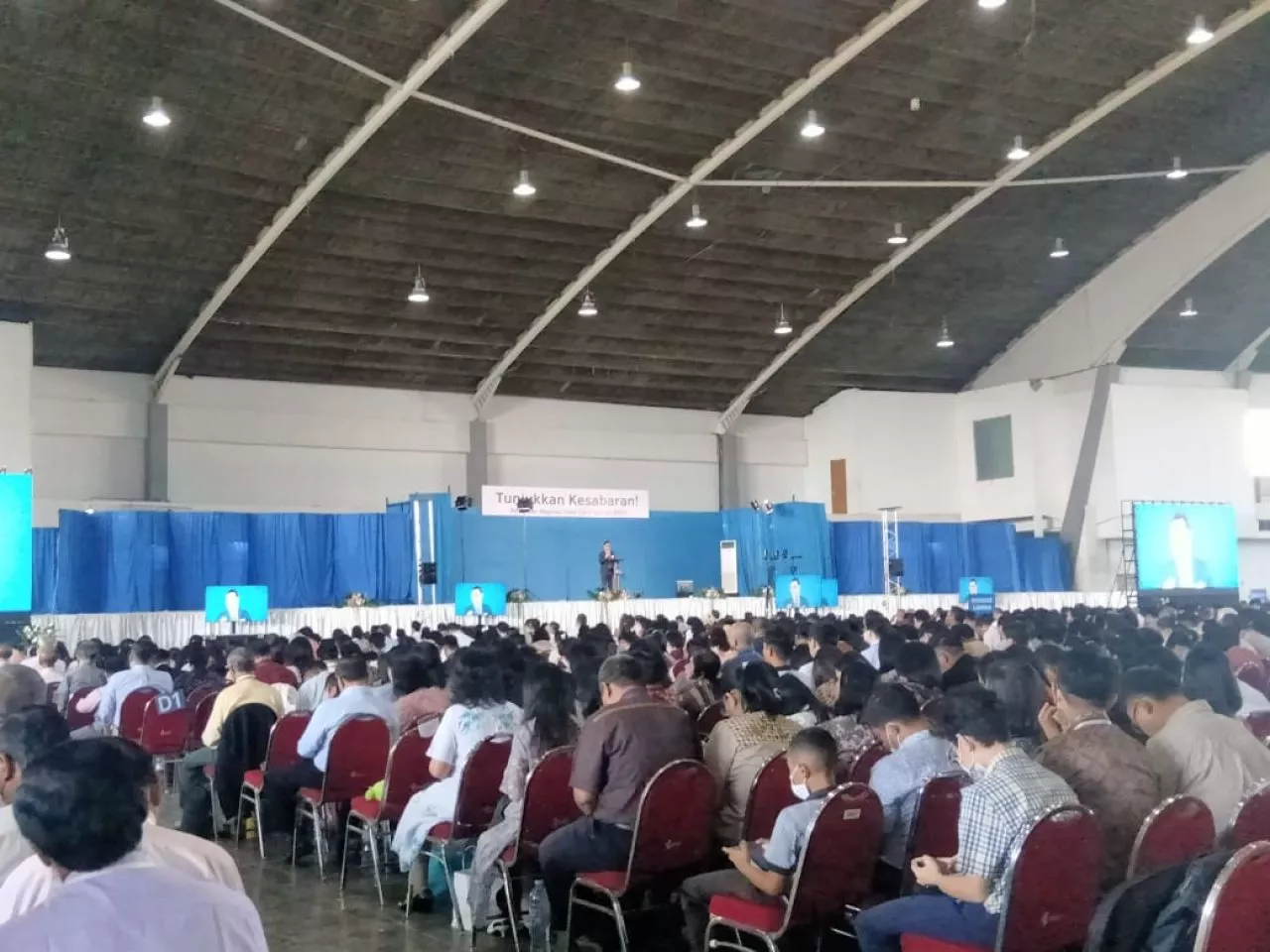 Ribuan Para Saksi Yehuwa Gelar Pertemuan Regional di Surabaya