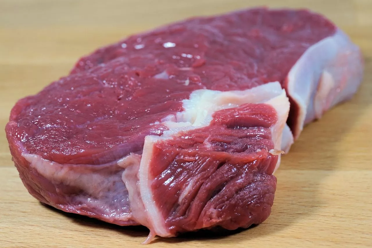 RPH Surabaya Temukan Daging Gelonggongan dari Lapak Pedagang, Ini Cirinya