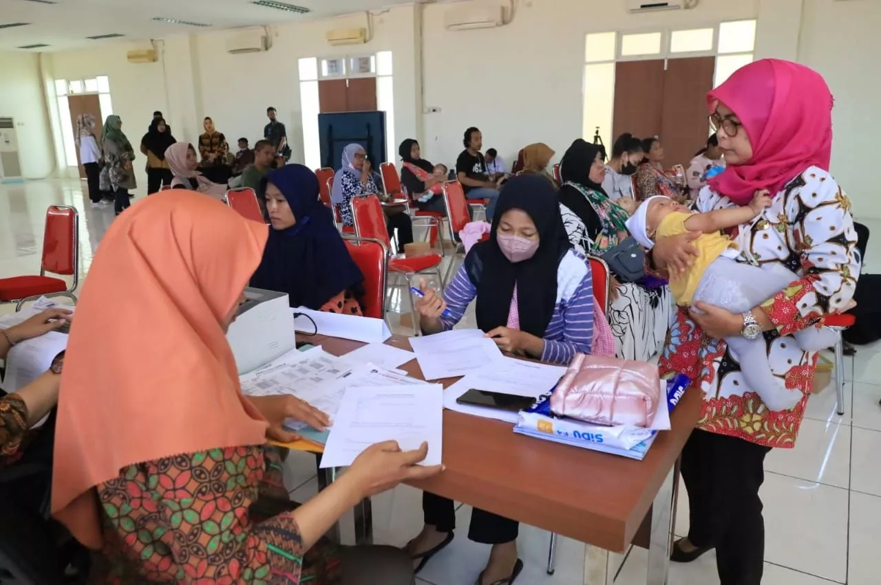 Mantap! Bayi Baru Lahir di Surabaya Dapat Bansos dan Pengurusan NIK