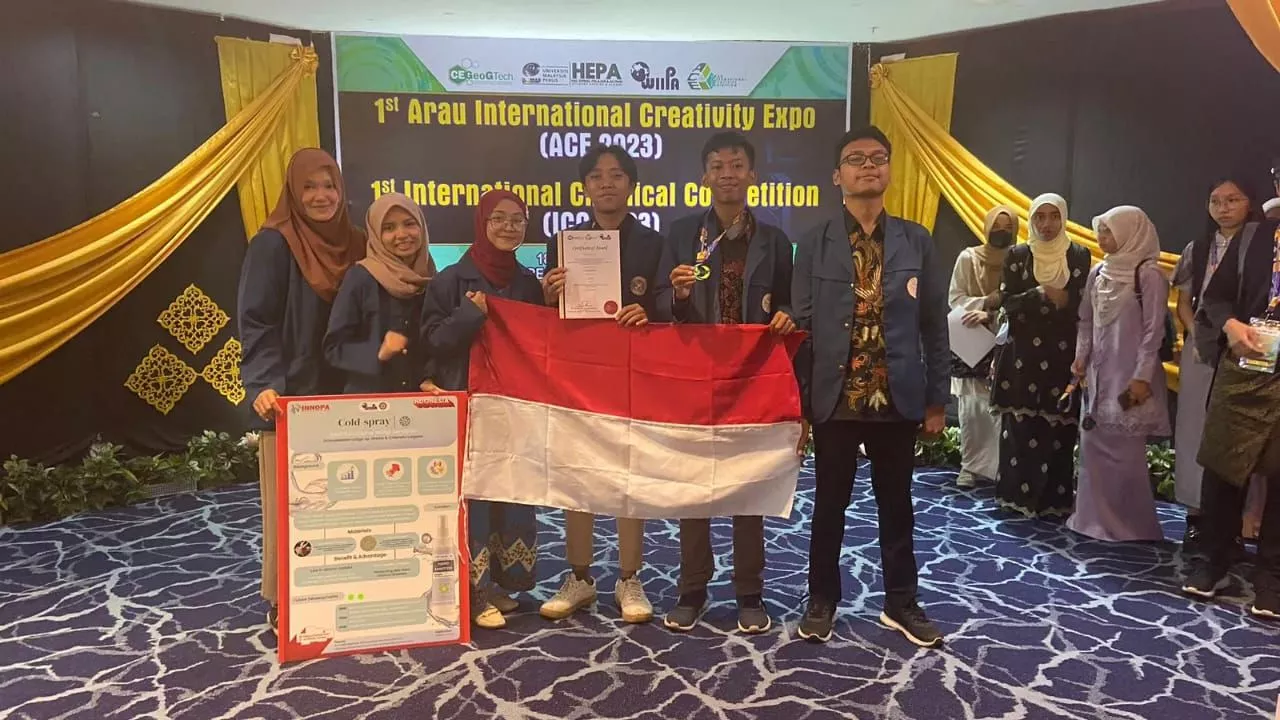 Ubah Limbah Cumi jadi Hand Sanitizer, Mahasiswa UNAIR Raih Medali Perak Internasional