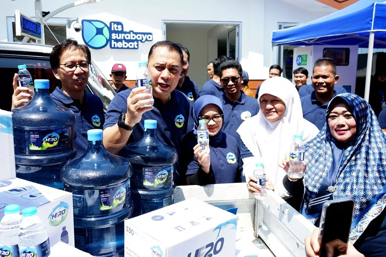 Kolaborasi Air Minum Kemasan ITS dan Pemkot Surabaya Libatkan Gamis Surabaya