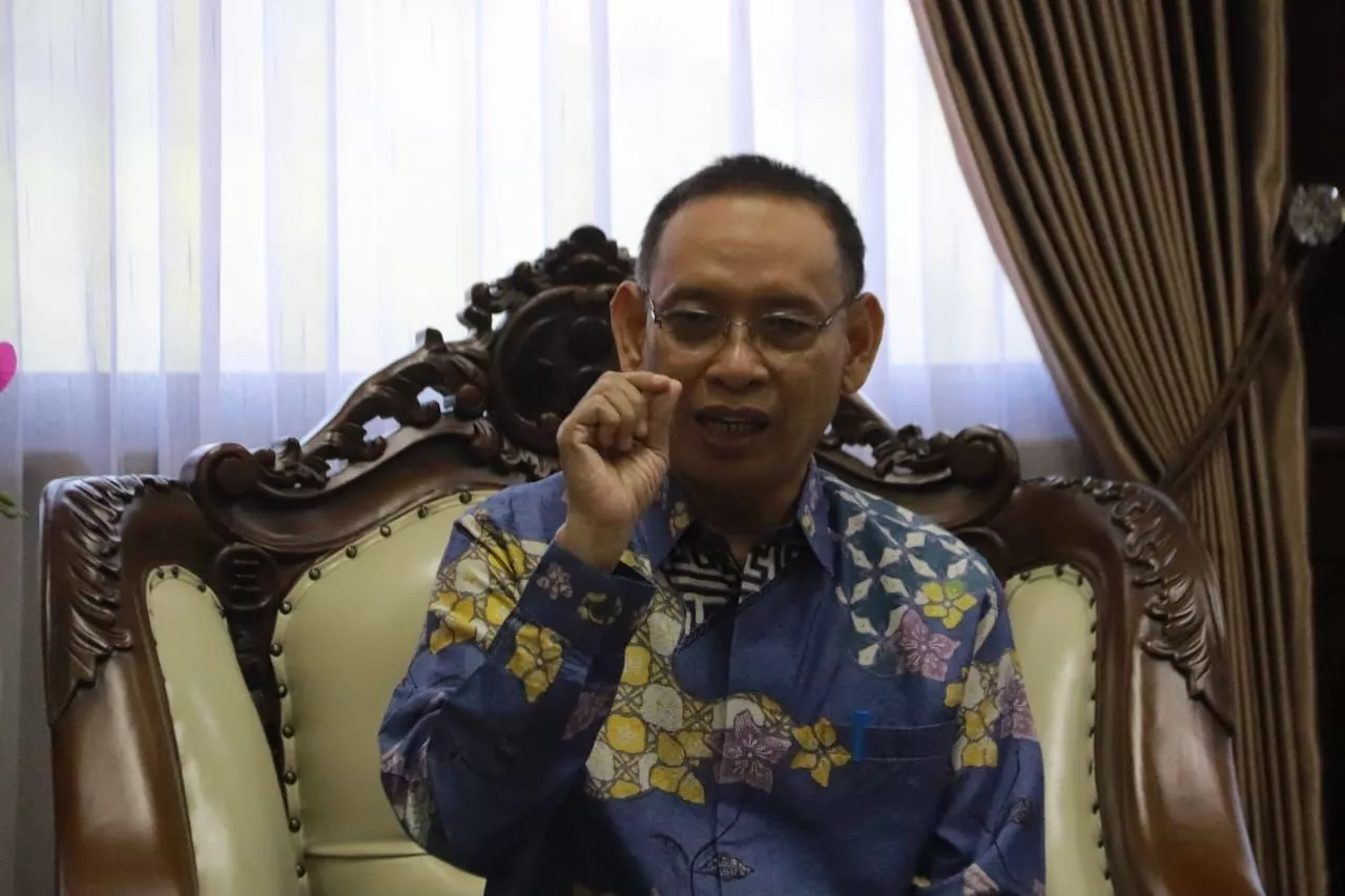 Begini Tanggapan Rektor UNAIR Soal Penghapusan Skripsi