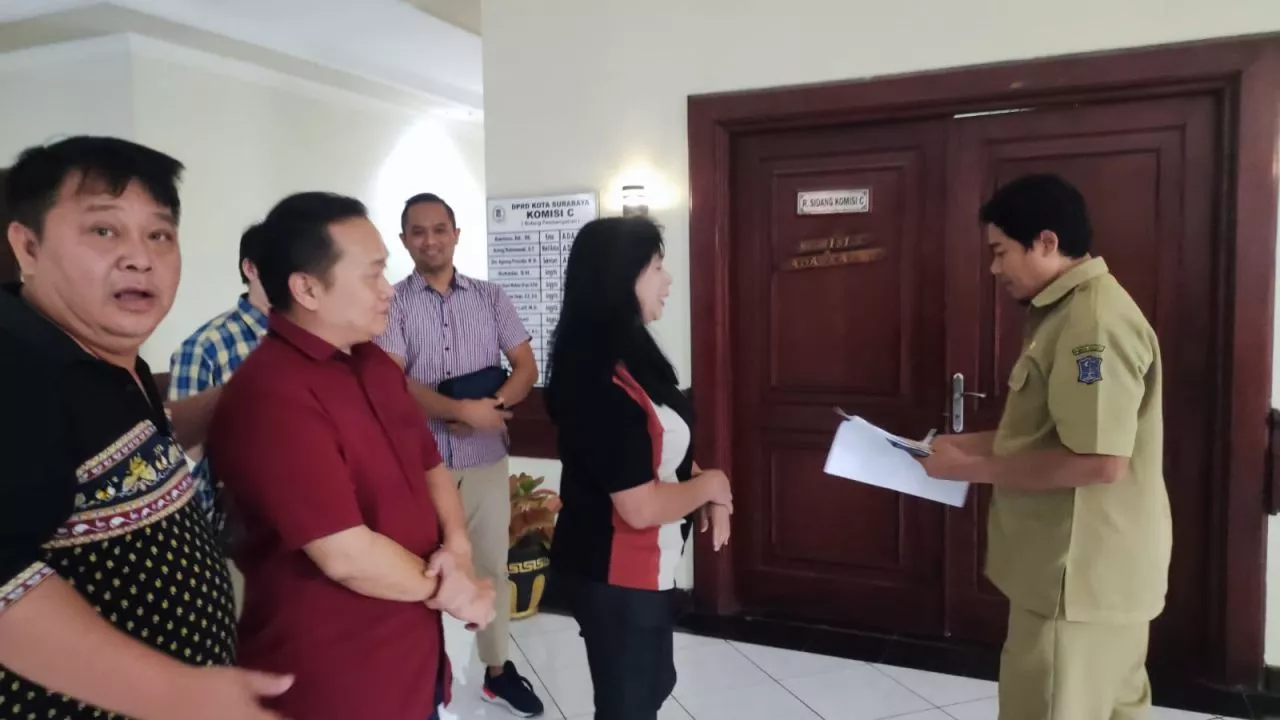 Fasum Dijadikan Hunian, Warga Graha Natura Lapor DPRD Surabaya