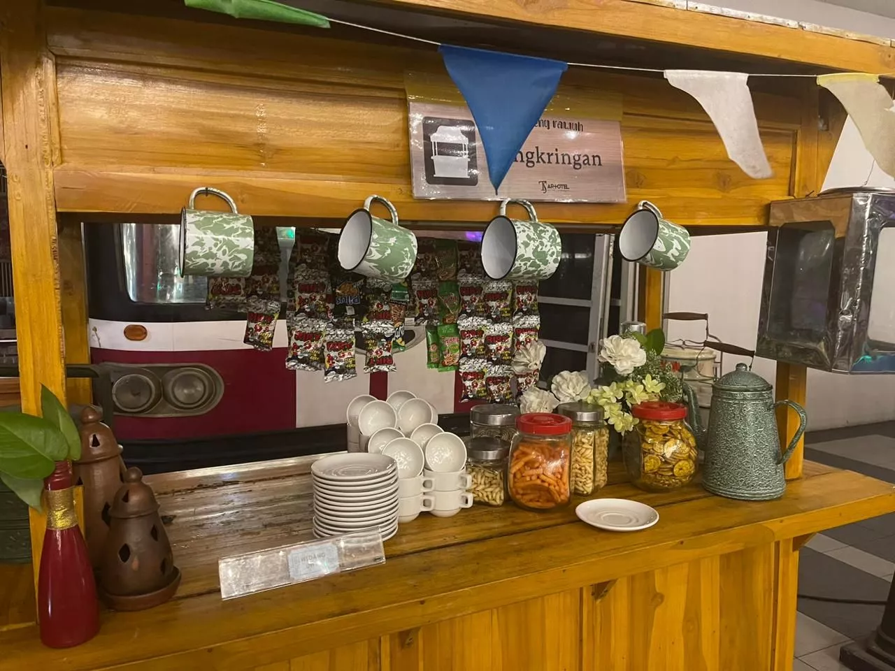 AYCE Street Food ARTOTEL TS Suites, Sunguhkan Nuansa Retro Jajan Jalan Makan