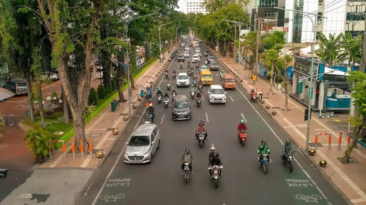 Wali Kota Eri Targetkan 2026 Seluruh Jalanan Surabaya Mulus Teraspal