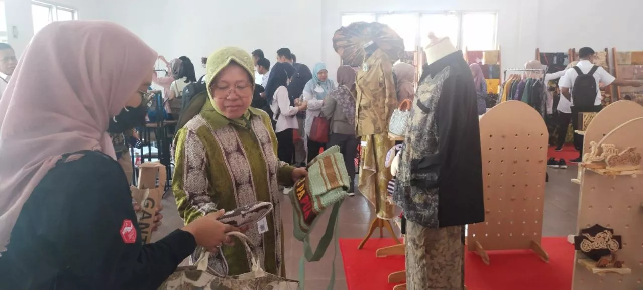 Sibuk, Mensos Risma Berjibaku Persiapkan Pertemuan Tingkat Tinggi ASEAN di Makasar
