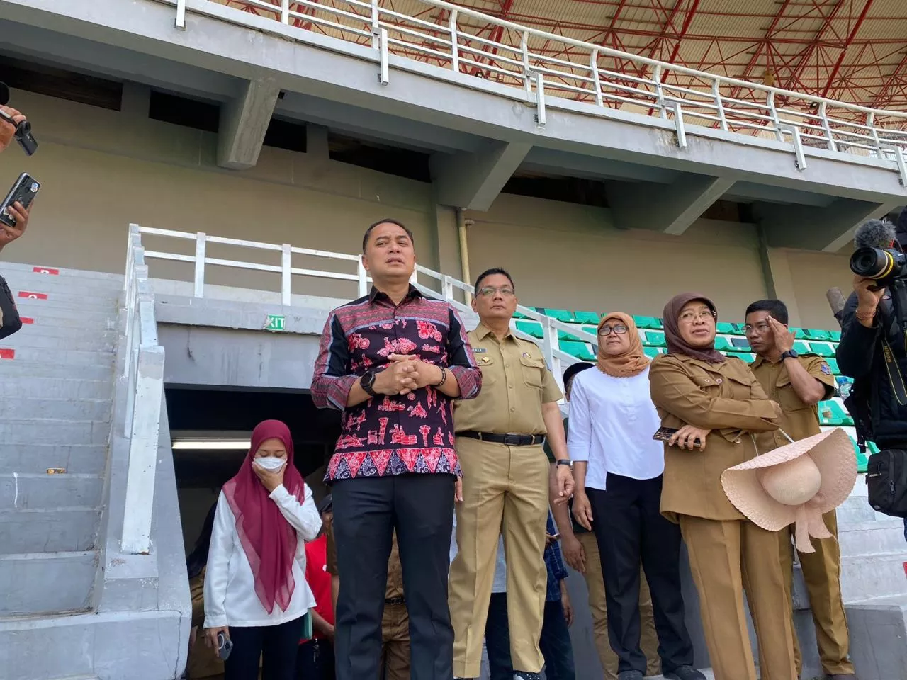 Usai Laga Persebaya vs Persib, Pemkot Gelar Kerja Bakti Massal Sterilkan GBT untuk Pildun U-17