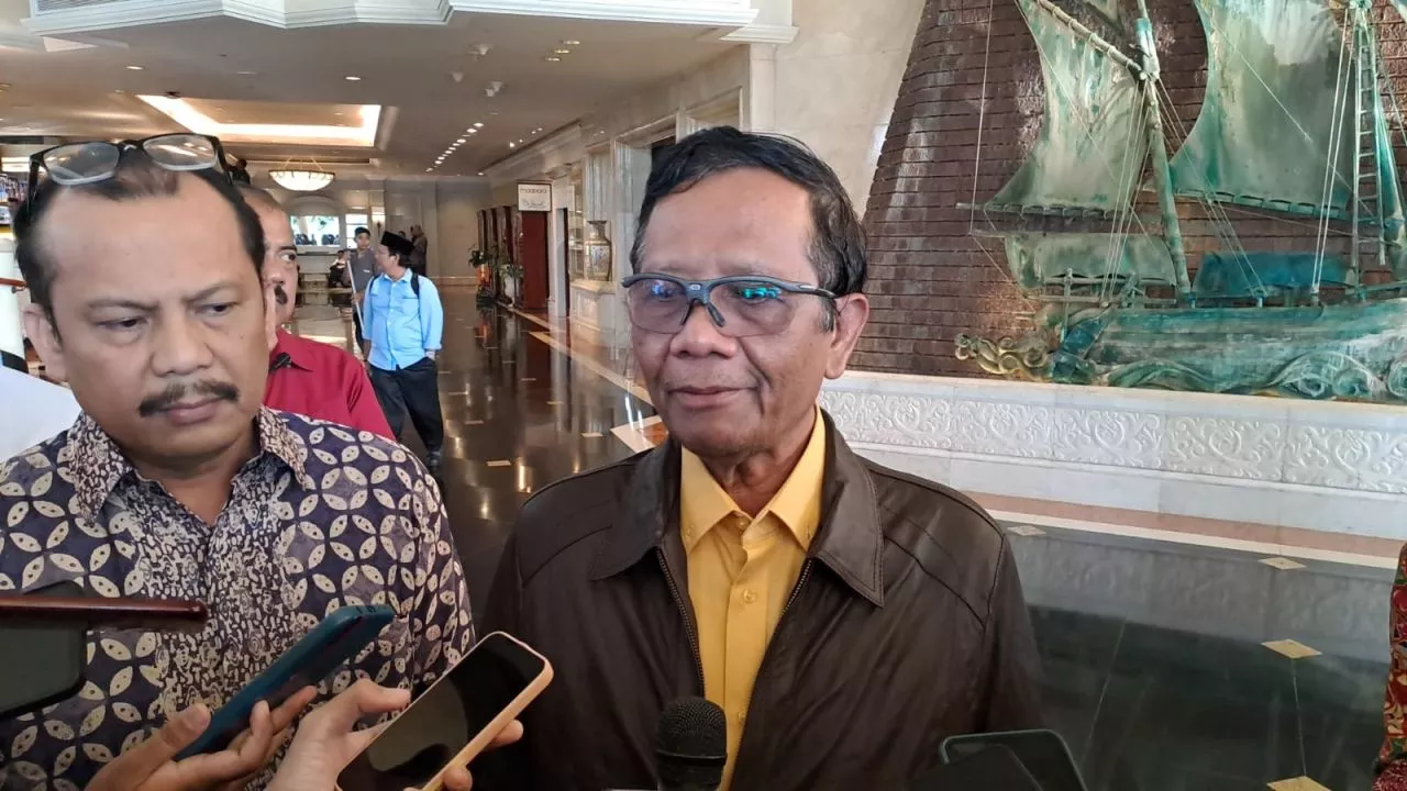 MK Tetapkan Syarat Usia Capres-Cawapres, Mahfud MD: Gibran Bisa Maju