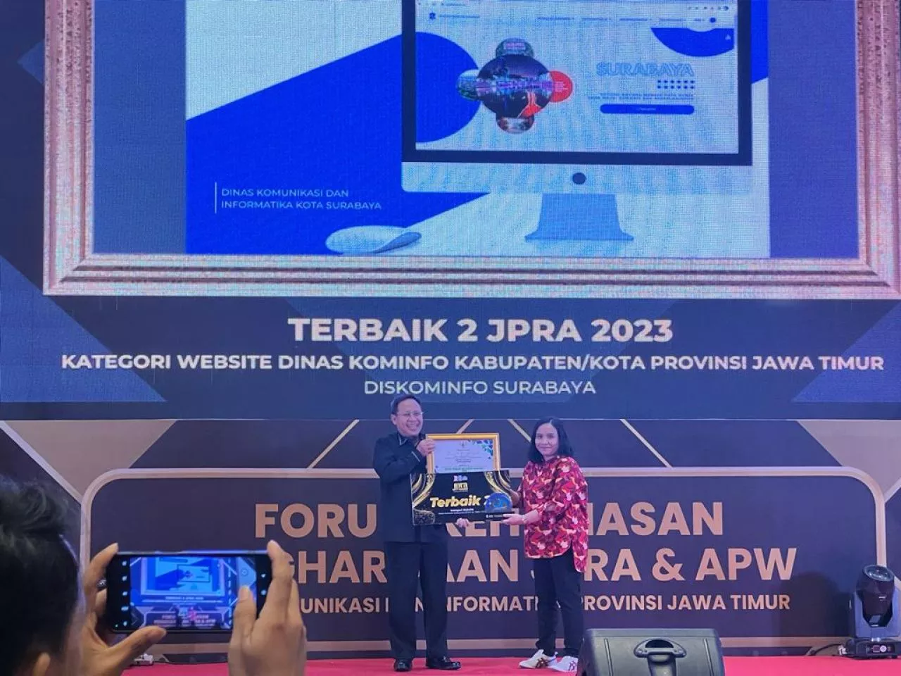 Diskominfo Surabaya Sabet Empat Penghargaan Jatim Public Relation Award 2023