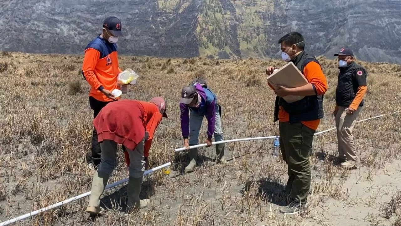 Warga Probolinggo Sambut Bahagia Perbaikan Pipa Air Usai Kebakaran Savana Bromo