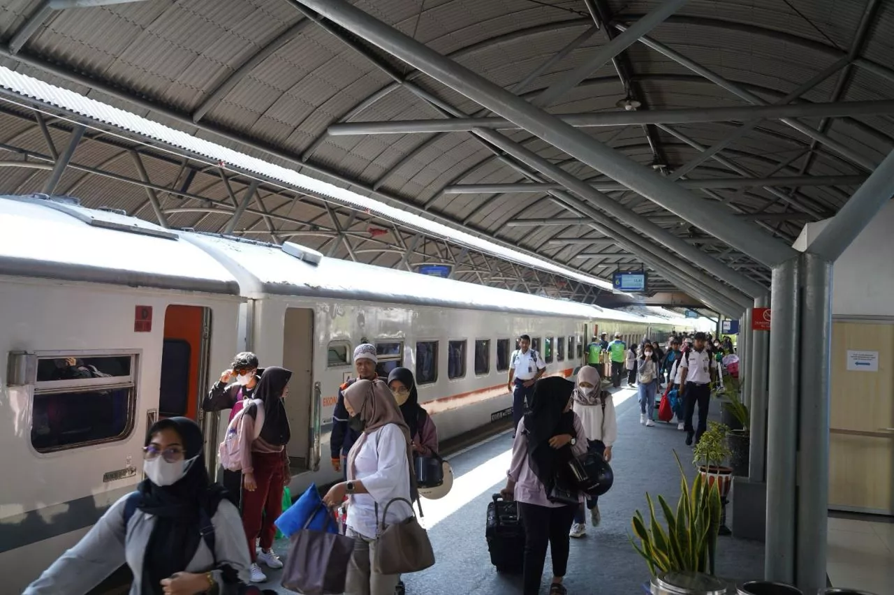 KAI Siapkan 25 Ribu Kursi Perhari untuk Libur Natal dan Tahun Baru