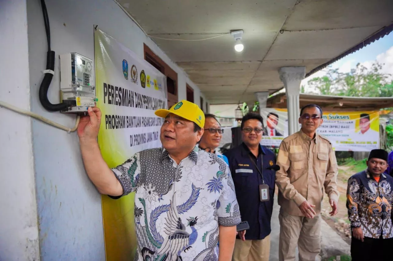 1.673 Warga Tak Mampu di Malang Dapat Bantuan Pasang Baru Listrik Gratis
