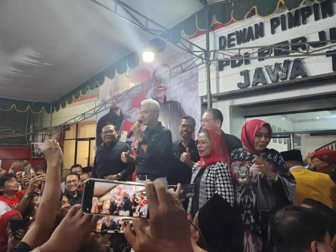 Begini Cara Ganjar Rebut Hati Masyarakat Jawa Timur