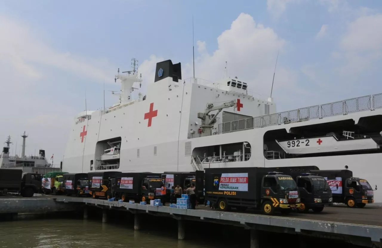 Peduli Kemanusiaan, Pelindo Regional 3 Kirim Bantuan Obat dan Pakaian ke Palestina
