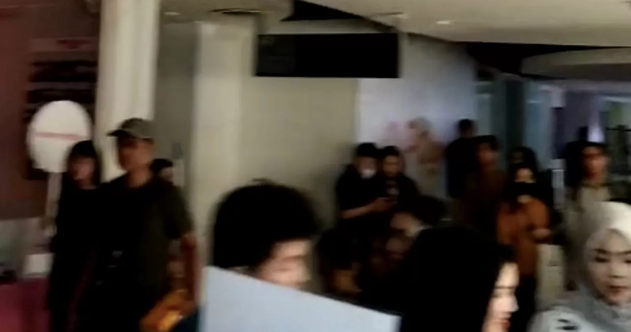 Sempat Terdengar Ledakan, Begini Kepanikan Pengunjung Tunjungan Plaza saat Kapasitor Bank Terbakar