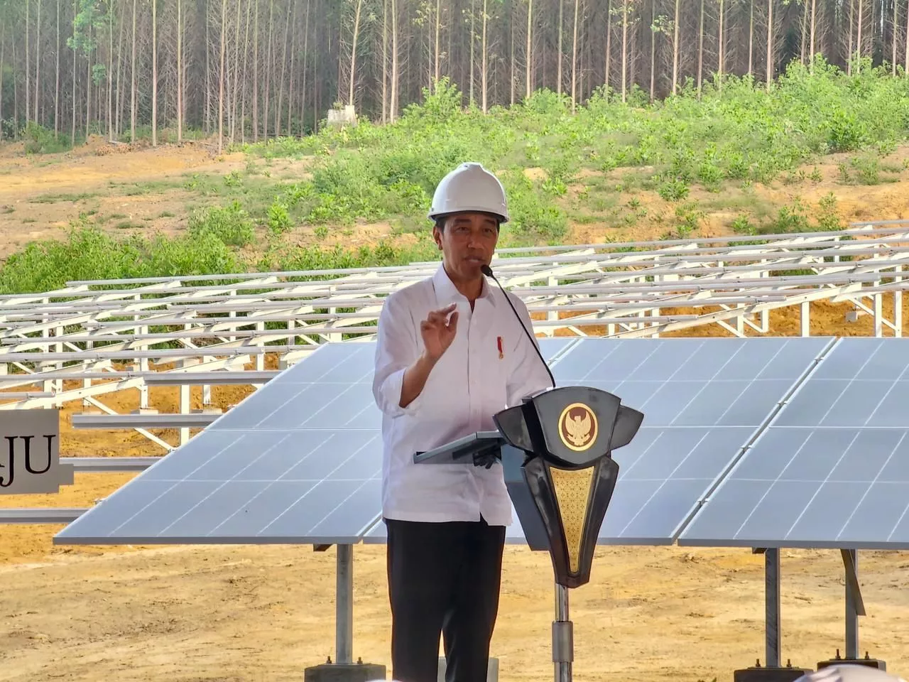 Resmikan Groundbreaking PLTS PLN 50 MW di IKN Nusantara, Presiden Jokowi: Kita Hadirkan 100 Persen Energi Bersih