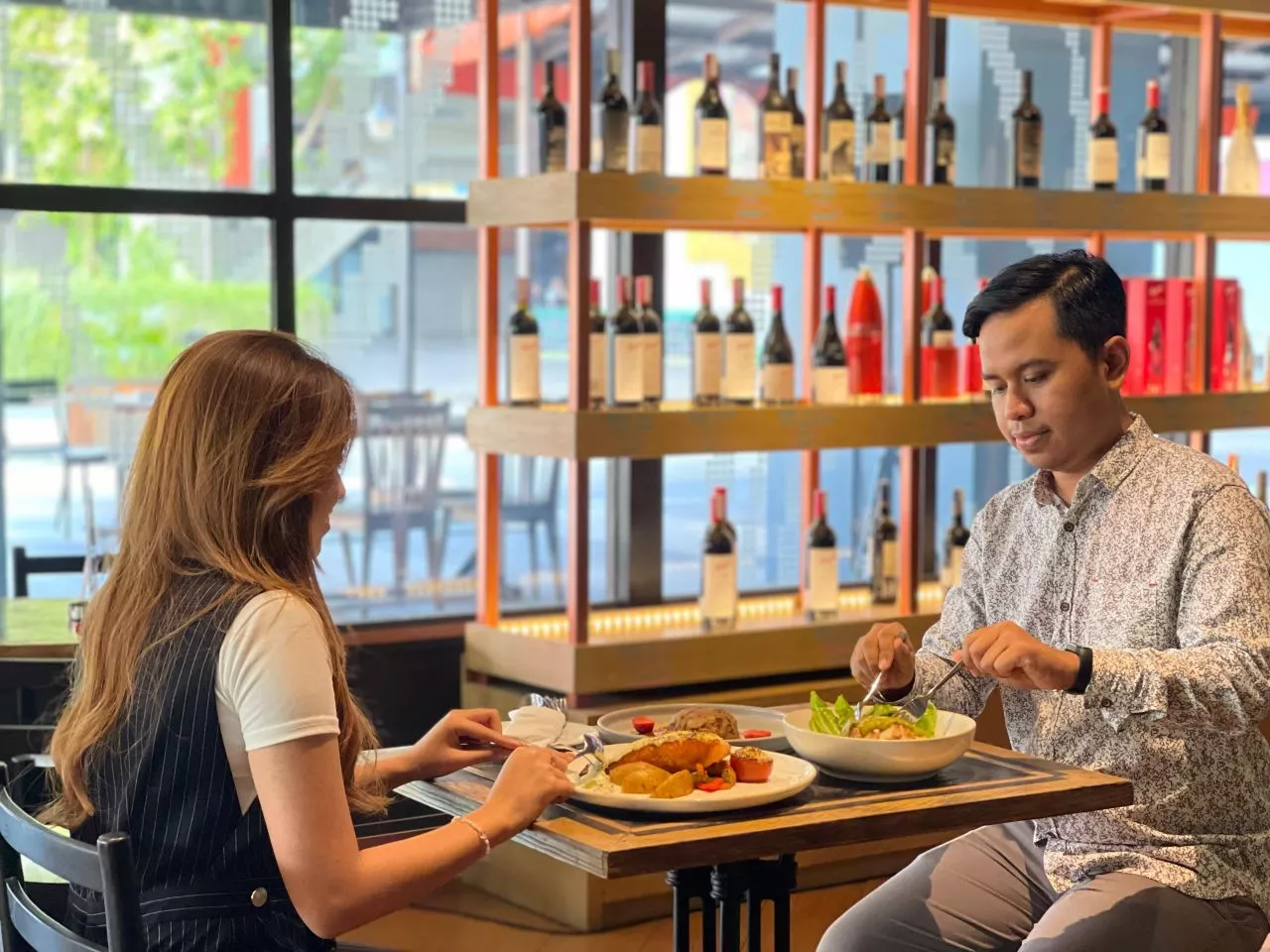 ARTOTEL TS Suites Meriahkan Natal dengan Promo One Deck Gastropub
