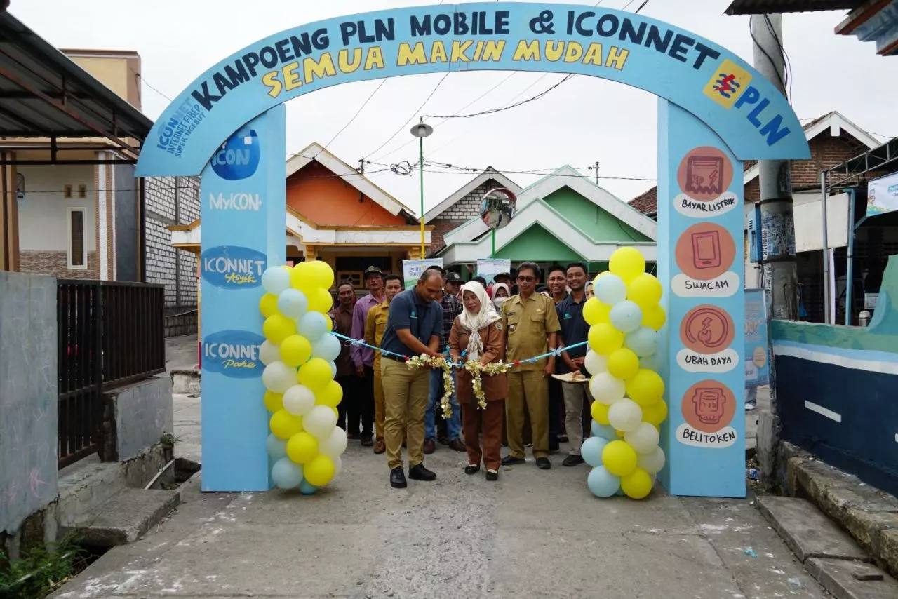 Tingkatkan Pelayanan Pengguna, PLN Resmikan Kampung Mobile