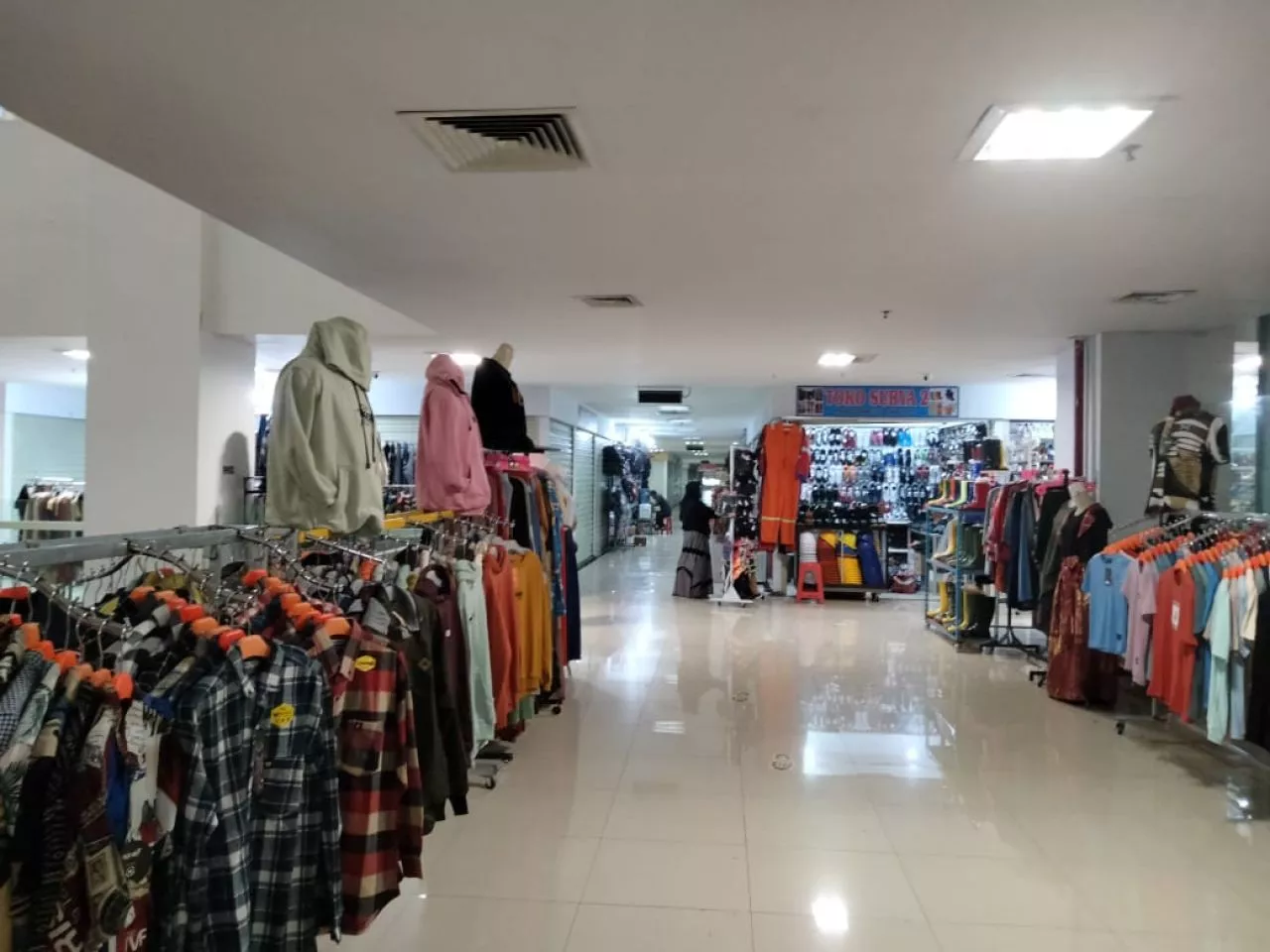 Sepi Pembeli, Pedagang Kritik Pengelola Pasar Turi Surabaya