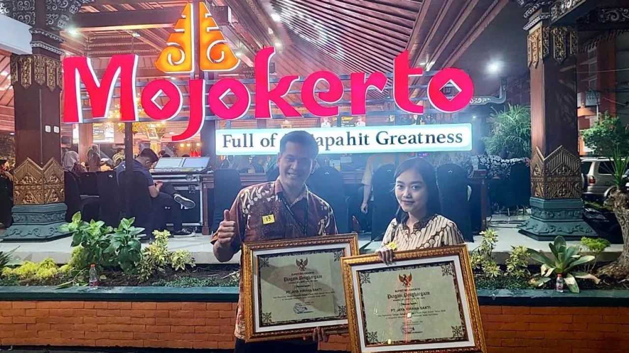 Aston Mojokerto Raih Penghargaan Peringkat 1 Terbaik Wajib Pajak Daerah 2023