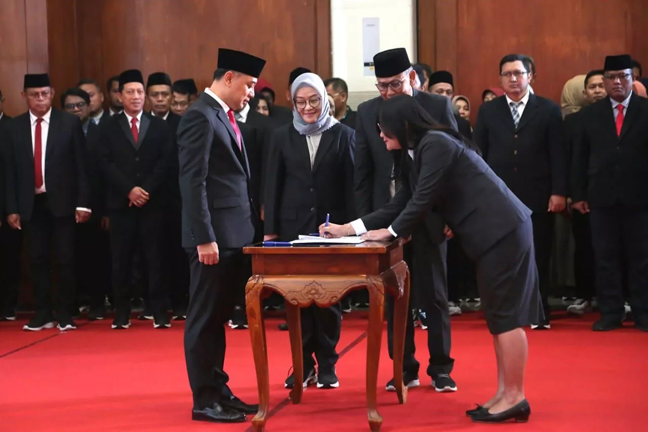 Wow! Wali Kota Eri Mutasi Ratusan Pejabat di Akhir Tahun, 9 Kepala Dinas Dirotasi