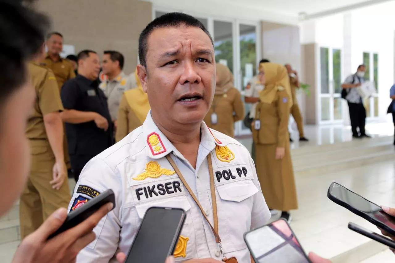 Satpol PP Kantongi Identitas 6 Terduga Perusak Pagar Pantai Kenjeran