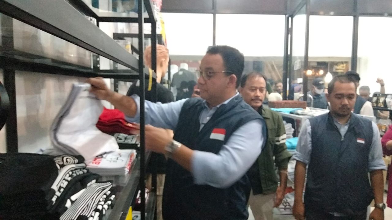 Anies beli baju Cak Cuk