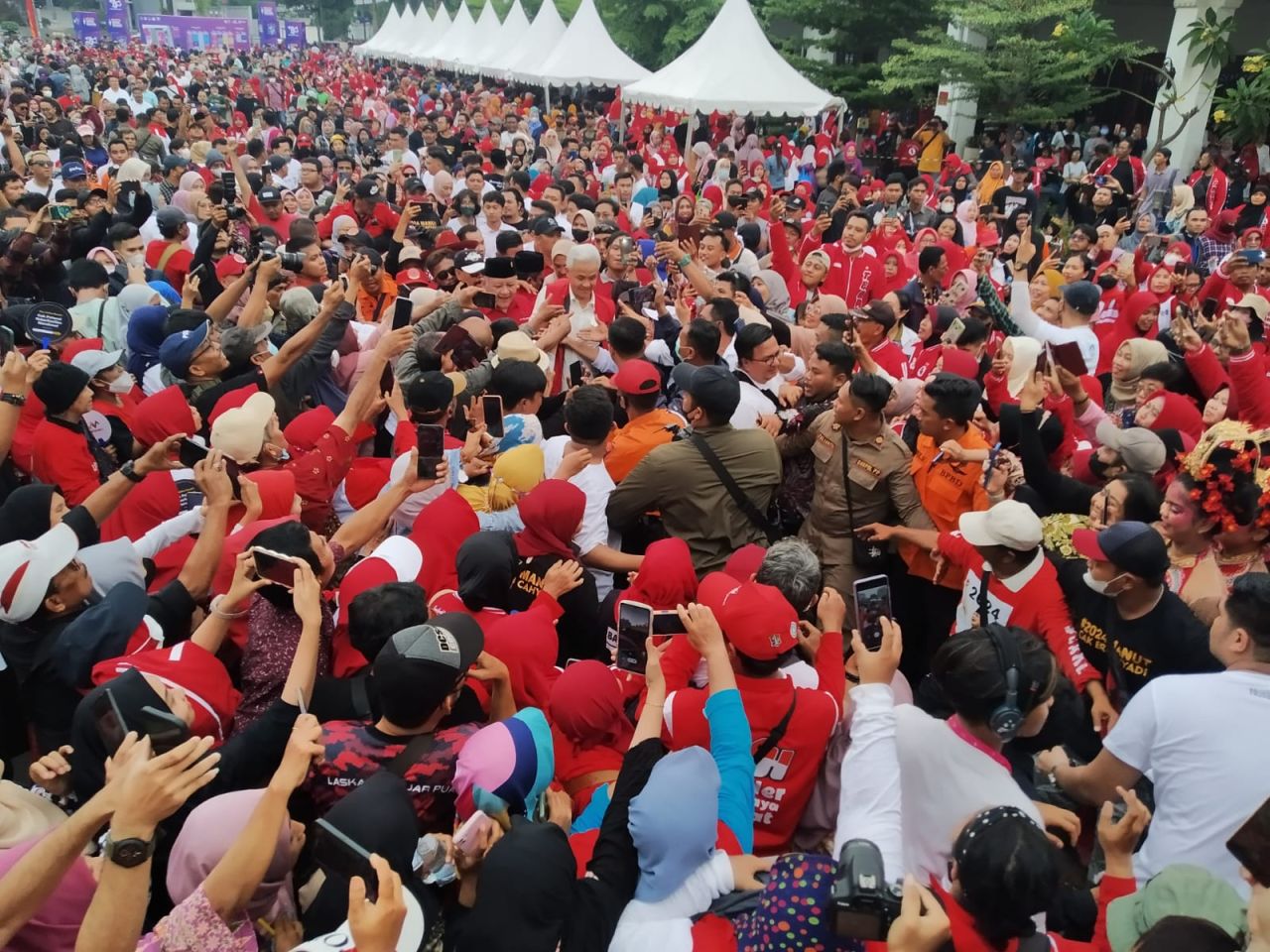 Ganjar disambut meriah