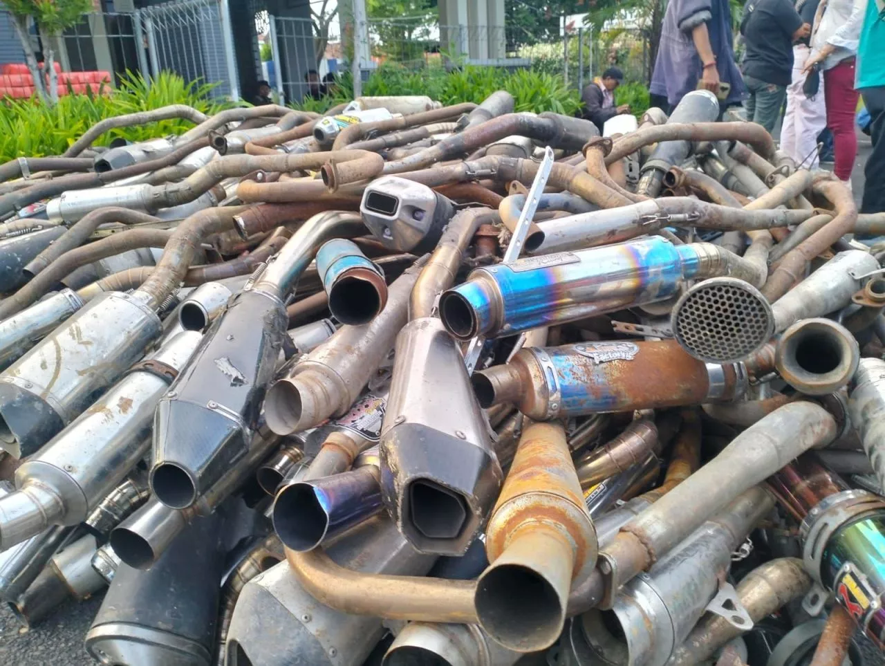 Polrestabes Surabaya Tindak 32 Motor Knalpot Brong di Malam Tahun Baru 2024