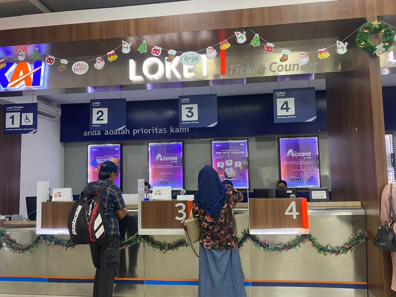 Imbas Kecelakaan KA Cicalengka, Penumpang Stasiun Gubeng Batalkan Tiket