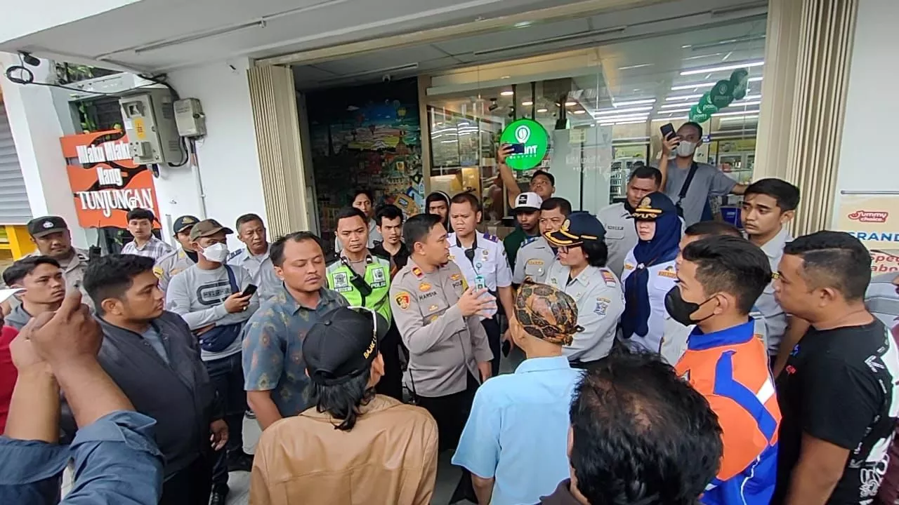 Kini Bayar Parkir Tepi Jalan di Surabaya Bisa Pakai QRIS dan Voucher
