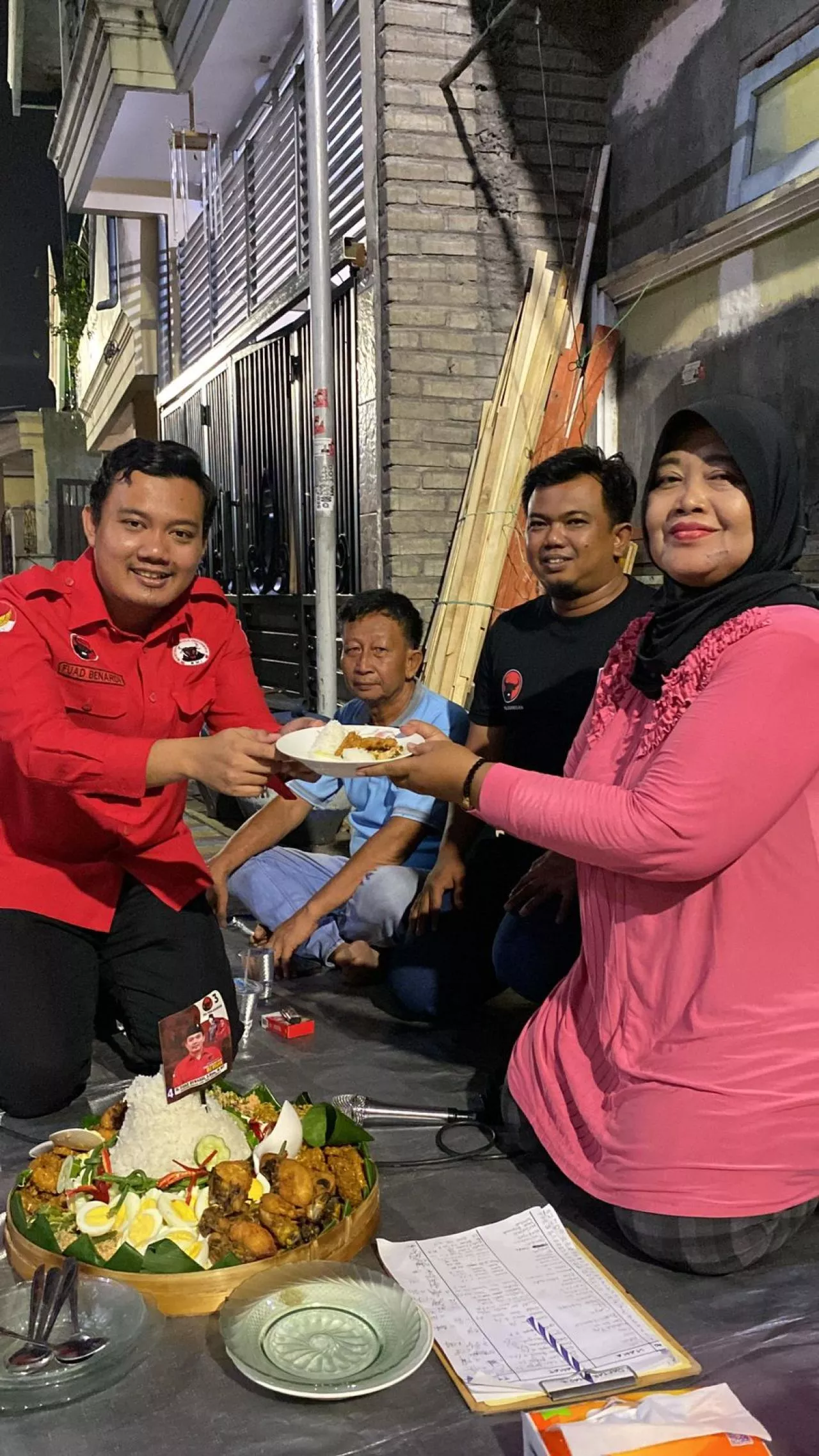 HUT PDIP ke-51 Putra Mensos Risma Gelar Tasyakuran Bersama Warga di Surabaya