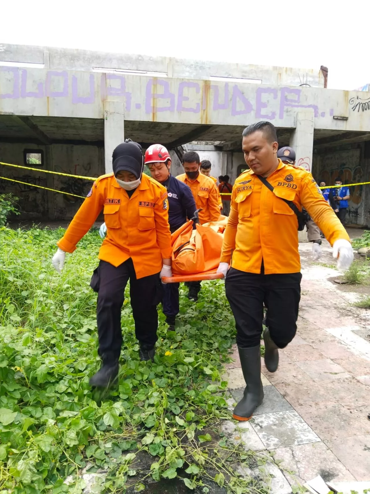 Pria di Surabaya Ditemukan Tewas di Bangunan Kosong, Diduga Bunuh Diri