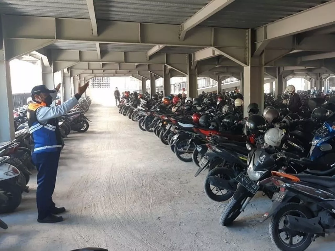 Catat, Ini Lokasi-lokasi Parkir Bisa Bayar Pakai QRIS di Surabaya