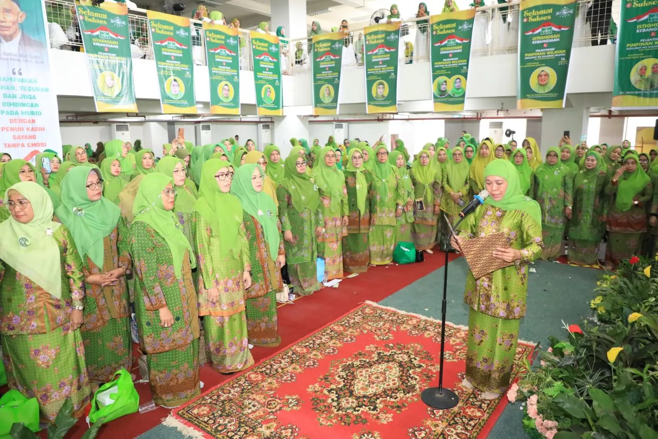 Lantik Pimpinan Wilayah Muslimat NU di Sulawesi Selatan, Khofifah Ajak Bangun Ukhuwah