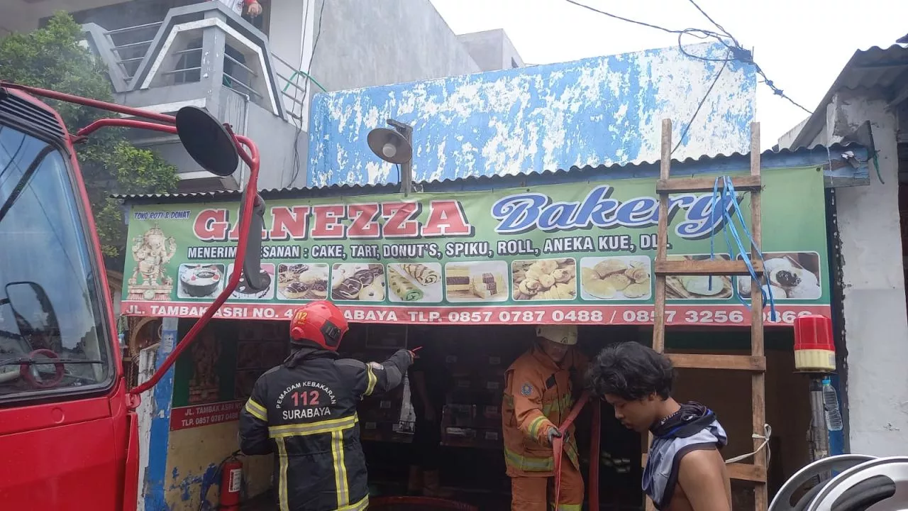Toko Roti di Krembangan Kebakaran, Dua Orang jadi Korban